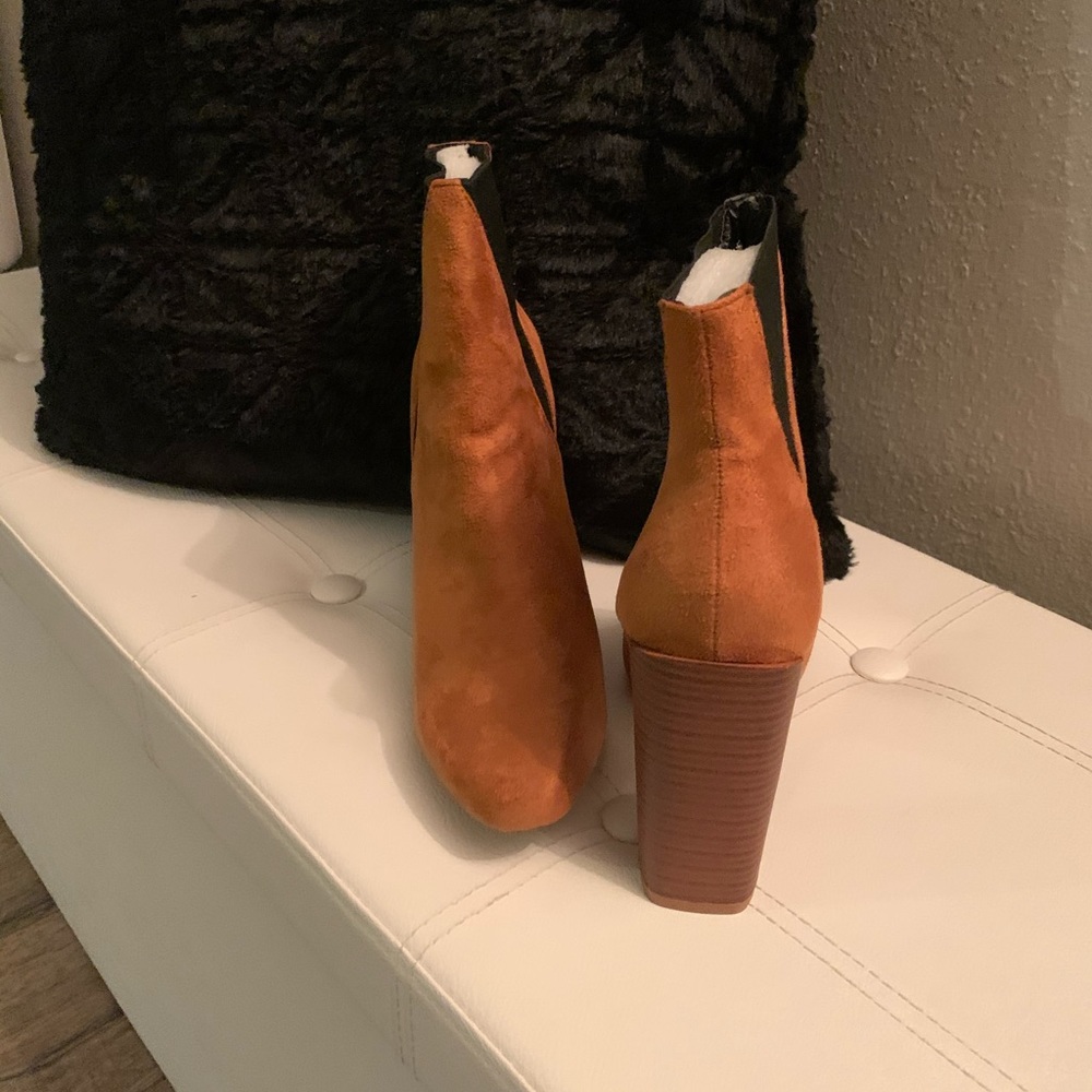 Boots - Picture 3 of 3
